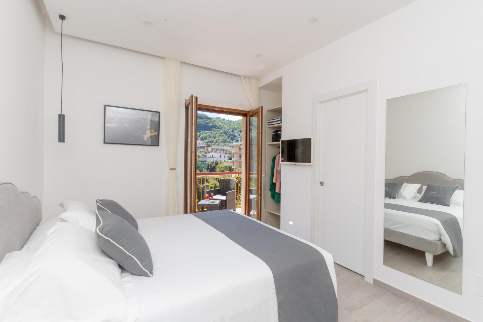 Mifra Suites Sorrento Exteriör bild